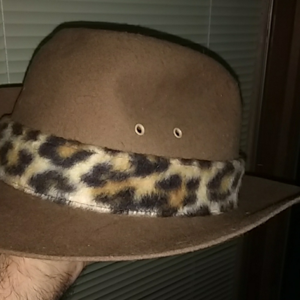 Hat - Picture 3 of 5